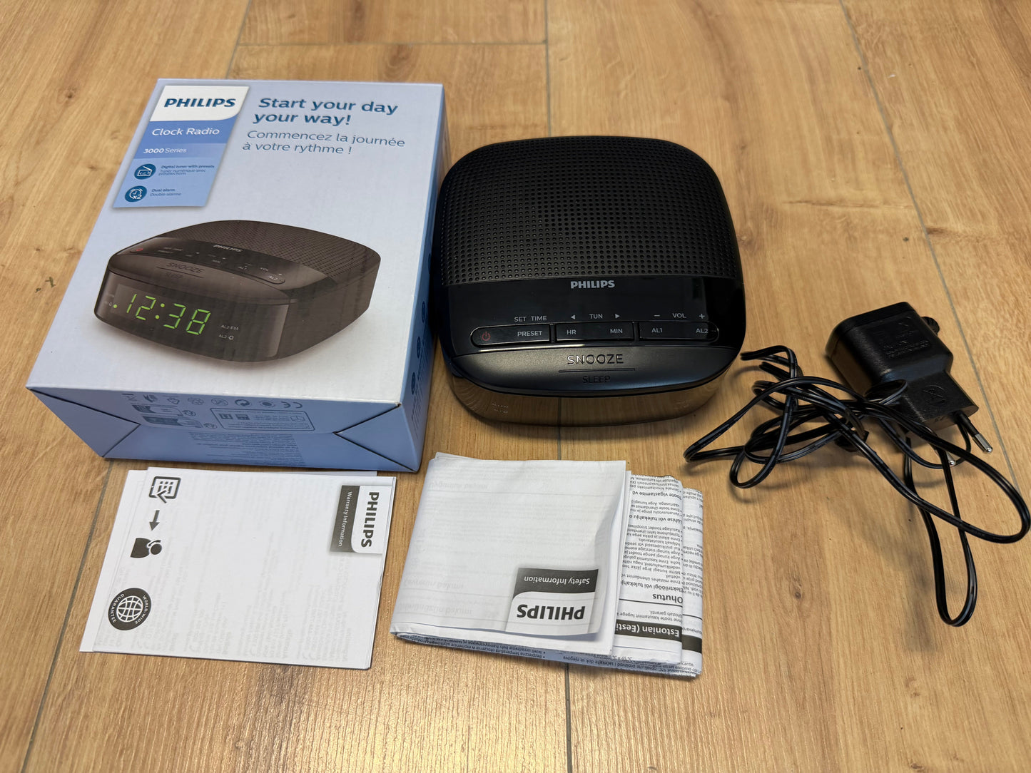 PHILIPS CLOCK RADIO DIGITAAL TAR3205/12 ZWART --Tweede Kans