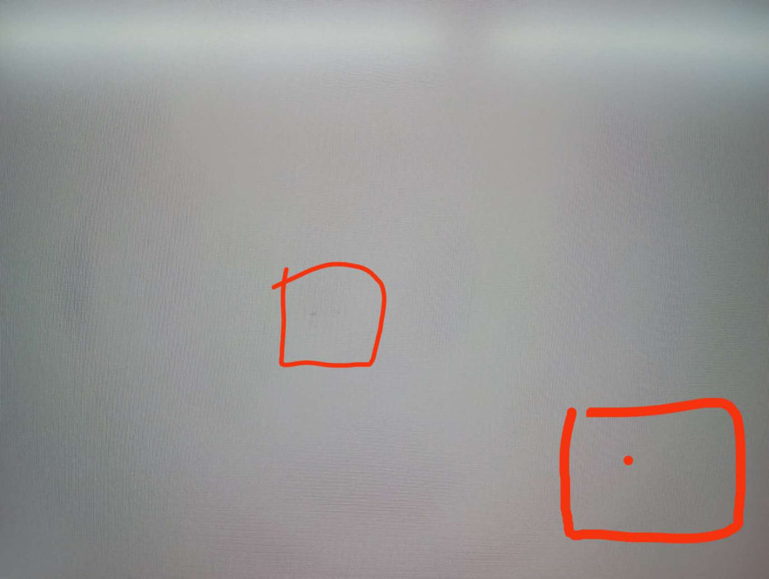 Donkere pixels op je monitor? Geen paniek – het is vaak gewoon stof!