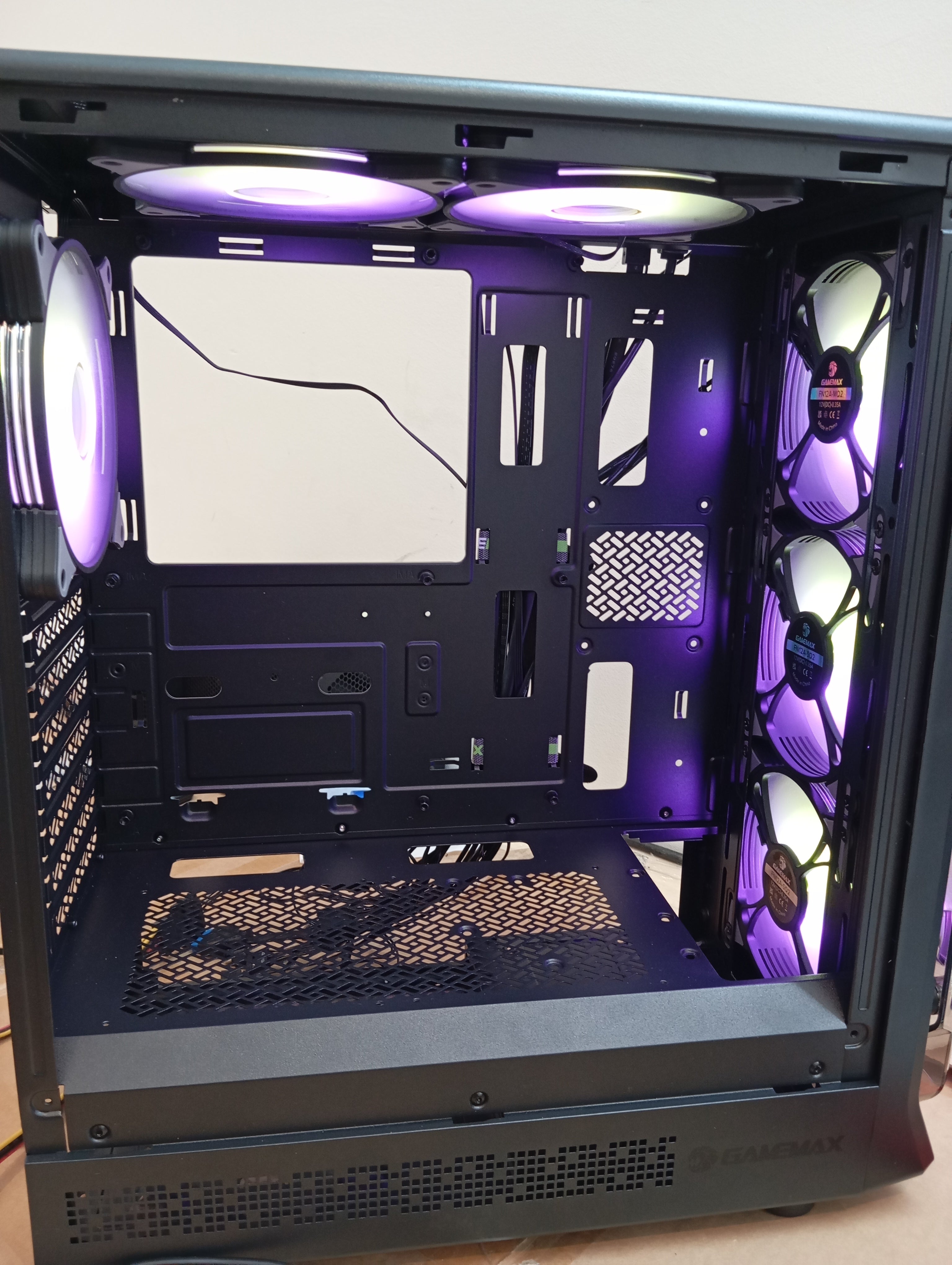 GAMEMAX Starlight 2 AB, refurbished