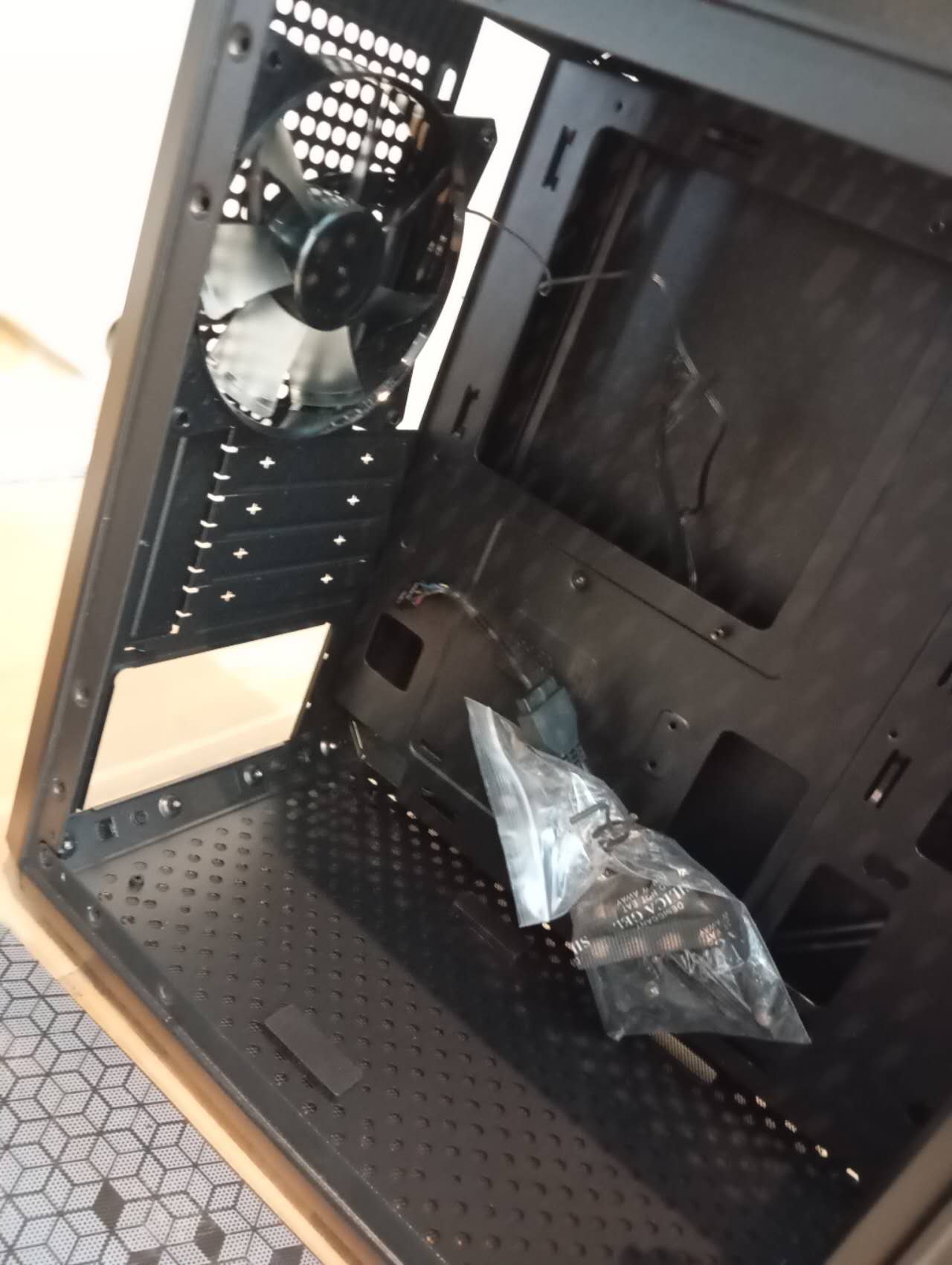 Cooler Master MasterBox Q300L, Refurbished