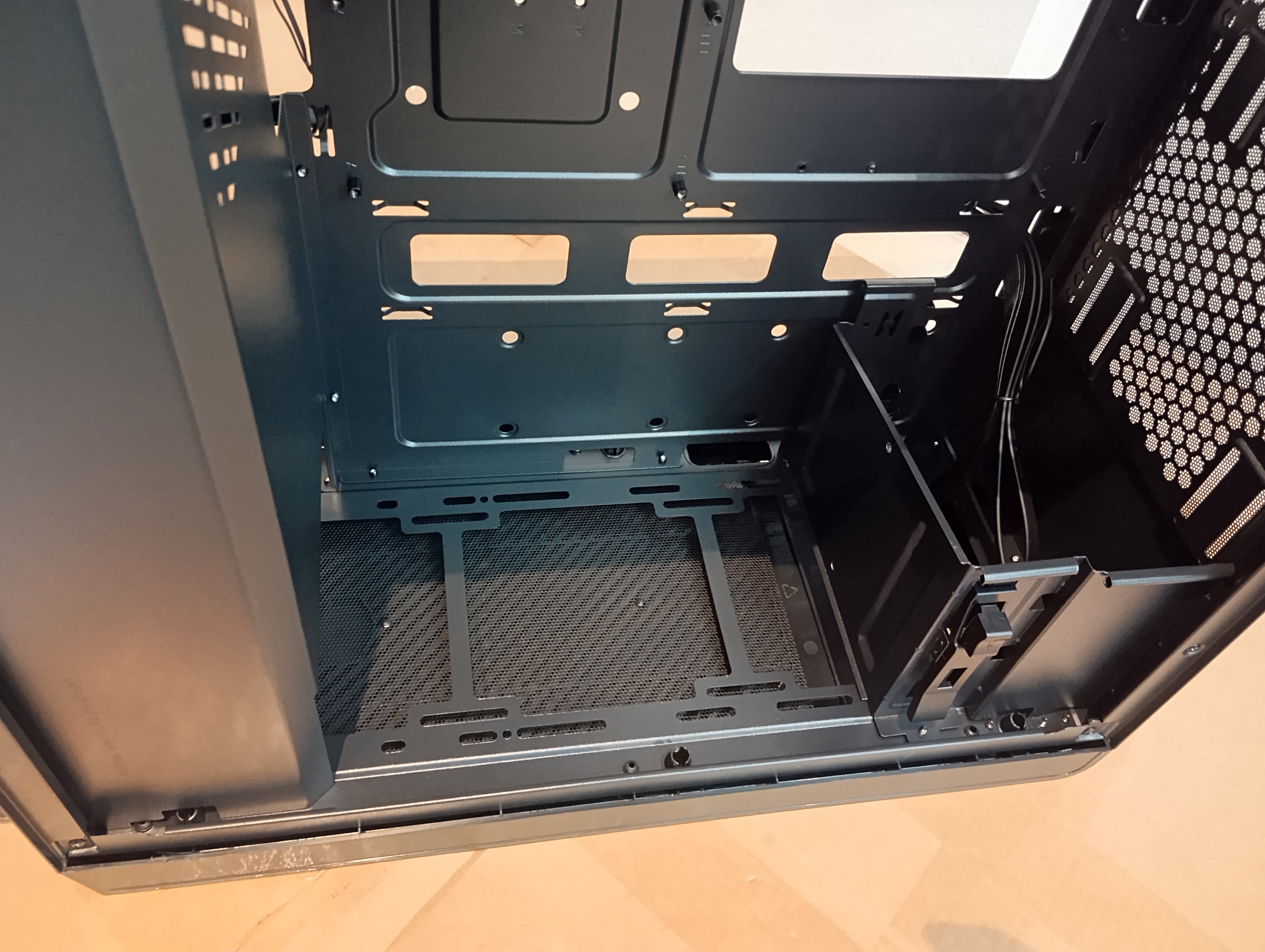 Cooler Master Elite 500 ODD, Steel